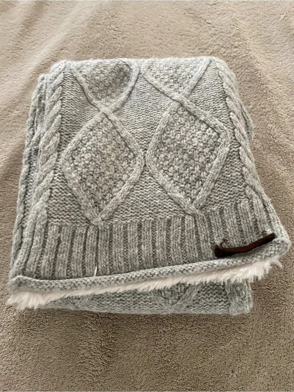 Ruehl No.925 Gray Cable Knit Scarf with Cream Sherpa